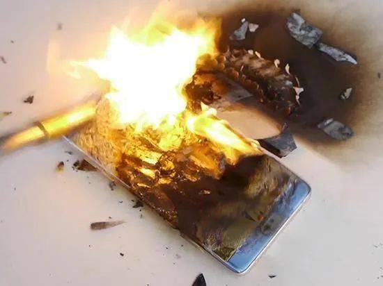 私自拆解易著火，回收設(shè)備能預(yù)防——鋰電池回收中的鋰電池碳化設(shè)備應(yīng)用